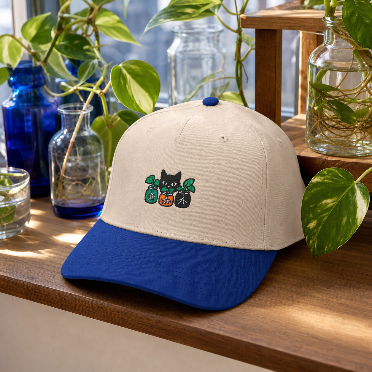 Familiar Foliage embroidered hat in Royal / Natural
