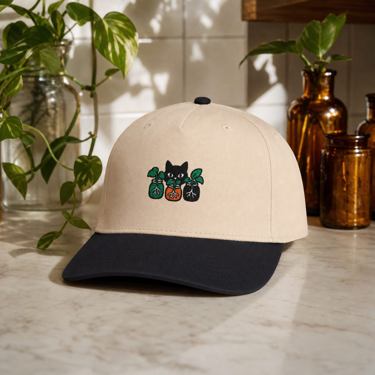 Familiar Foliage embroidered hat in Black / Natural