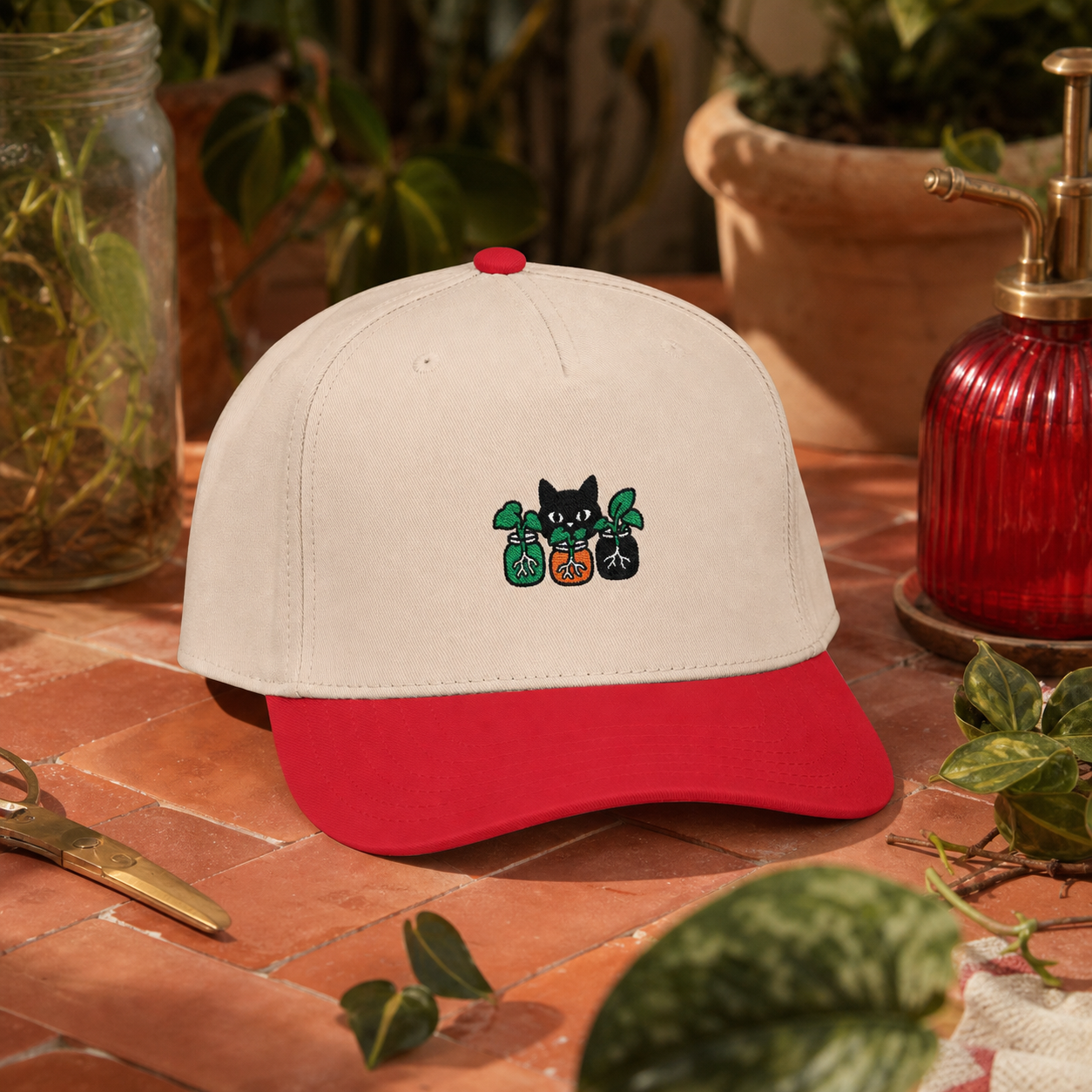 Familiar Foliage embroidered hat in Red / Natural