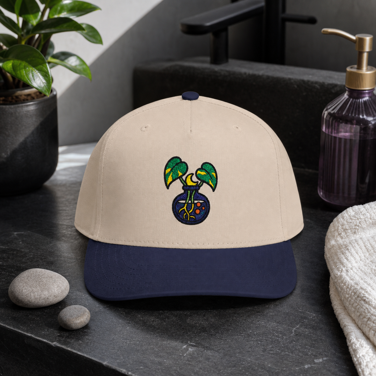 Witch's Pothos Cuttings embroidered hat in Navy / Natural